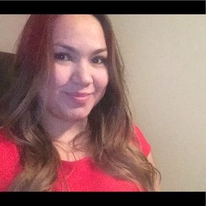 Meet your Posher, Elaine